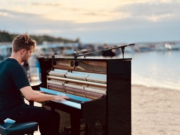 Hans Howitz – ein Magier am Klavier – Eintritt frei